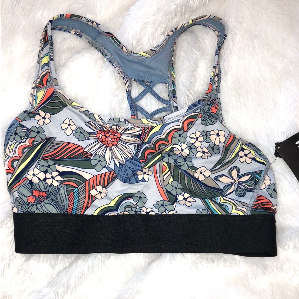 Victoria Secret Sports Bra NWT